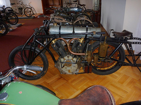 Vodic motocykl