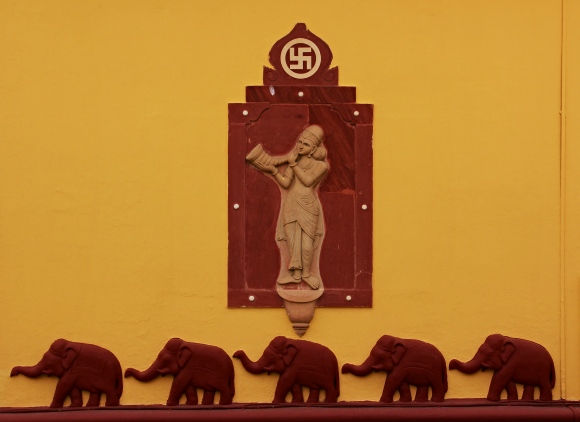 Venkovn vzdoba Lakshmi Narayan Temple