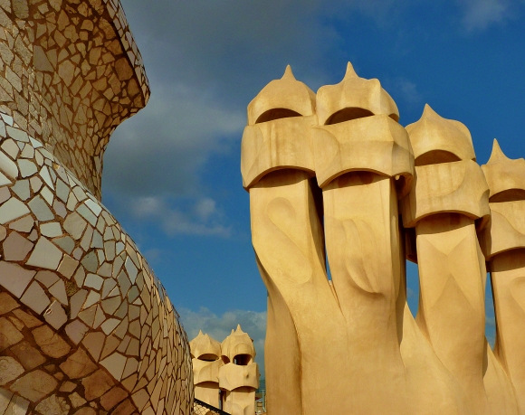Jedna z mnoha architektonickch exploz pana Gaudho