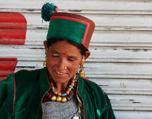 Tradin pokrvka hlavy z dol Kinnaur.