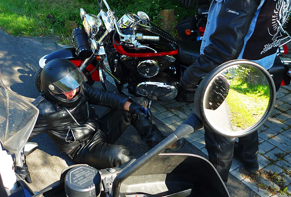 Pan Josef a motocykl